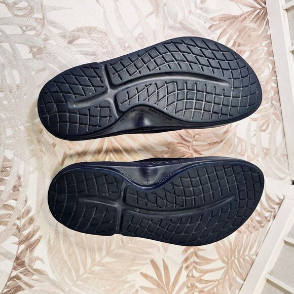 Oofos Recovery Slide Sandals - Picture 5 of 11